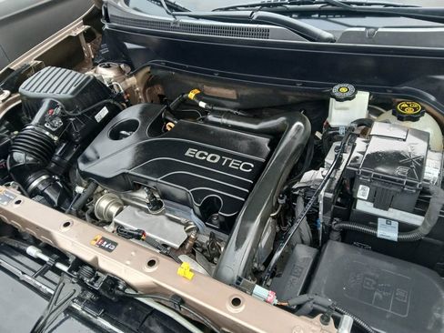 Used 2019 Chevrolet Equinox LS FWD image 18