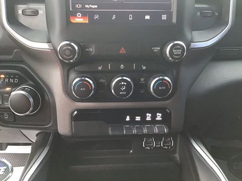 Used 2022 RAM 1500 Big Horn AWD/4WD image 37