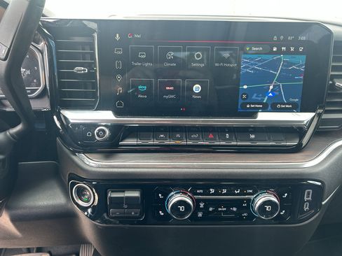 Used 2025 GMC Sierra 1500 SLT image 9