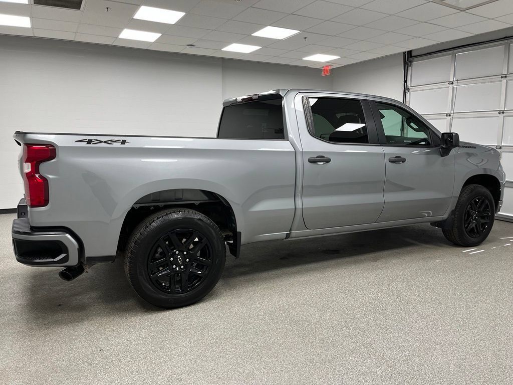 Used 2024 Chevrolet Silverado 1500 Custom w/ Dark Appearance Package AWD/4WD image 11