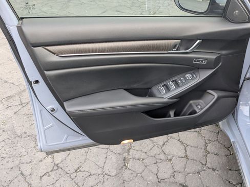 Used 2021 Honda Accord Touring image 14