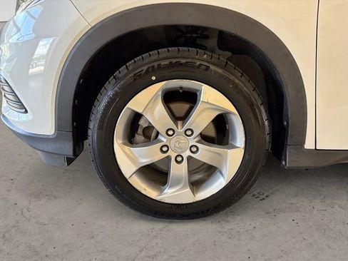 Used 2022 Honda HR-V LX image 15