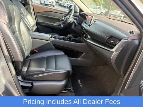 Certified 2022 Nissan Rogue SV w/ SV Premium Package AWD/4WD image 18