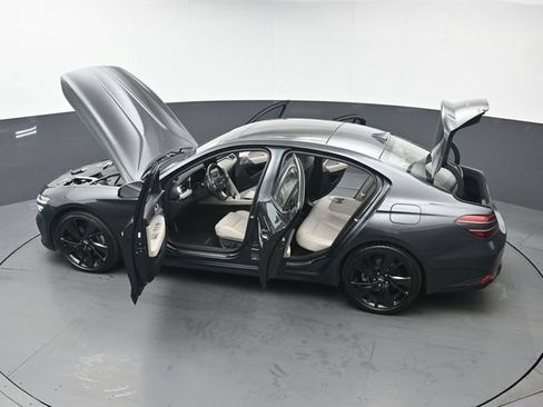 Used 2023 Genesis G70 2.0T w/ Sport Prestige Package RWD image 49