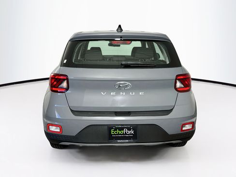 Used 2021 Hyundai Venue SE FWD image 7