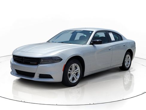 Used 2023 Dodge Charger SXT RWD image 3