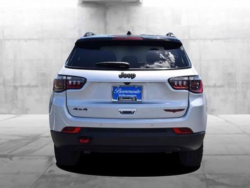 Used 2025 Jeep Compass Trailhawk AWD/4WD image 6