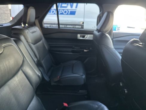 Used 2023 Ford Explorer ST w/ Equipment Group 401A image 4