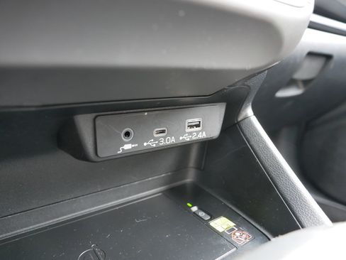 Certified 2025 Subaru Crosstrek 2.5i Sport AWD/4WD image 33