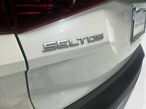 Used 2023 Kia Seltos S FWD image 23