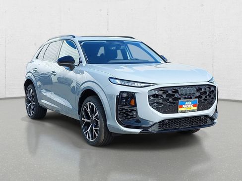 New 2026 Audi Q3 quattro 2.0T AWD/4WD image 3