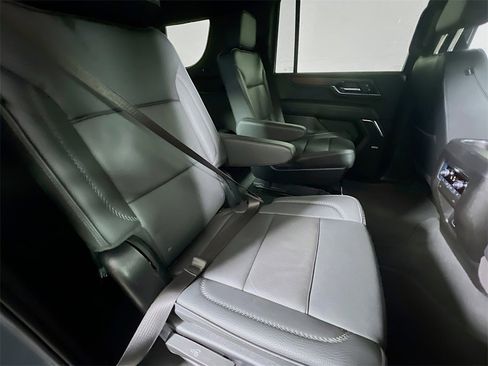 Used 2025 GMC Yukon XL Denali image 24