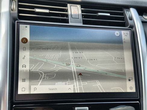 Certified 2025 Land Rover Discovery S image 24