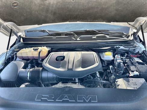 Used 2025 RAM 1500 Laramie AWD/4WD image 14