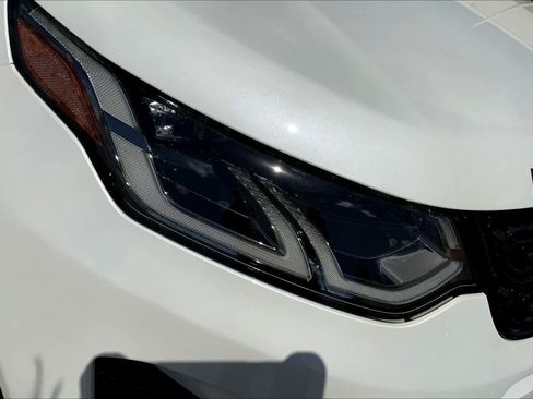 New 2025 Land Rover Discovery Sport Dynamic SE image 13