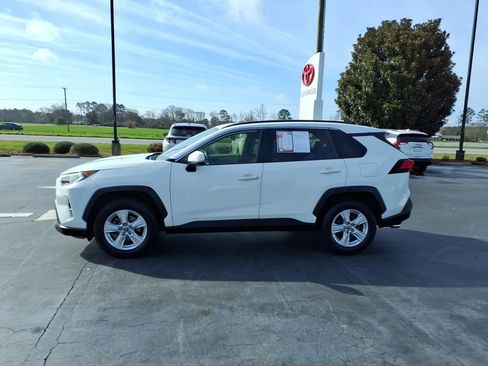 Used 2019 Toyota RAV4 XLE w/ Convenience Package image 6