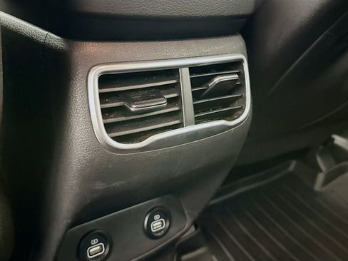 Used 2022 Hyundai Santa Fe SEL w/ Convenience Package image 24