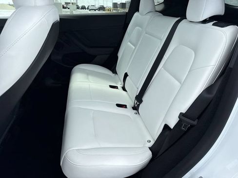 Used 2023 Tesla Model Y Long Range AWD/4WD image 23