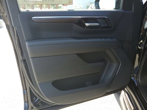 New 2026 Chevrolet Suburban LS image 19