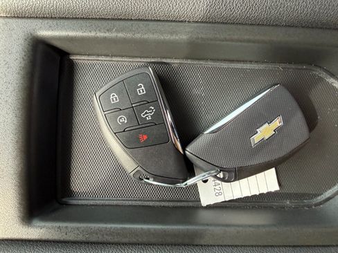 Used 2025 Chevrolet Silverado 1500 LT AWD/4WD image 34