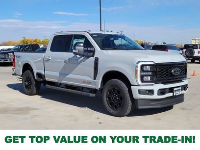 New 2026 Ford F350 Lariat w/ Black Appearance Package