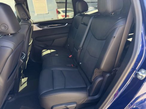 Used 2025 Cadillac XT6 Premium Luxury w/ Technology Package AWD/4WD image 18