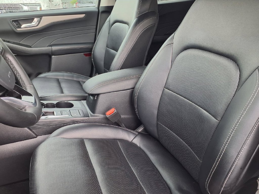 Certified 2022 Ford Escape SEL AWD/4WD image 4