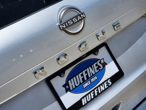 Used 2023 Nissan Rogue SV w/ SV Premium Package FWD image 13