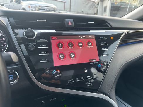 Used 2019 Toyota Camry XLE image 20