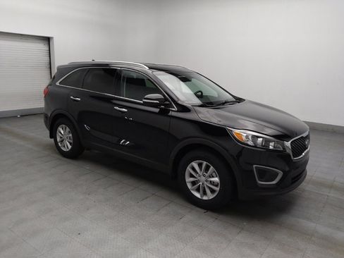 Used 2018 Kia Sorento FWD image 11