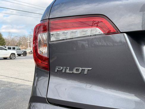 Used 2020 Honda Pilot Elite image 8