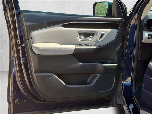 Used 2024 Honda Pilot Touring image 10