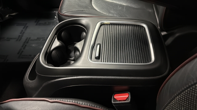 Used 2020 Chrysler Pacifica Limited FWD image 19