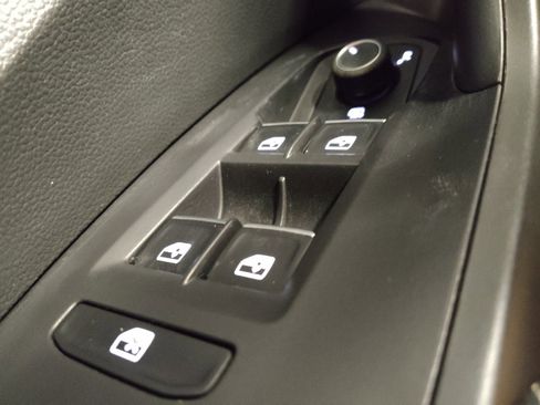 Used 2024 Volkswagen Jetta SE image 27