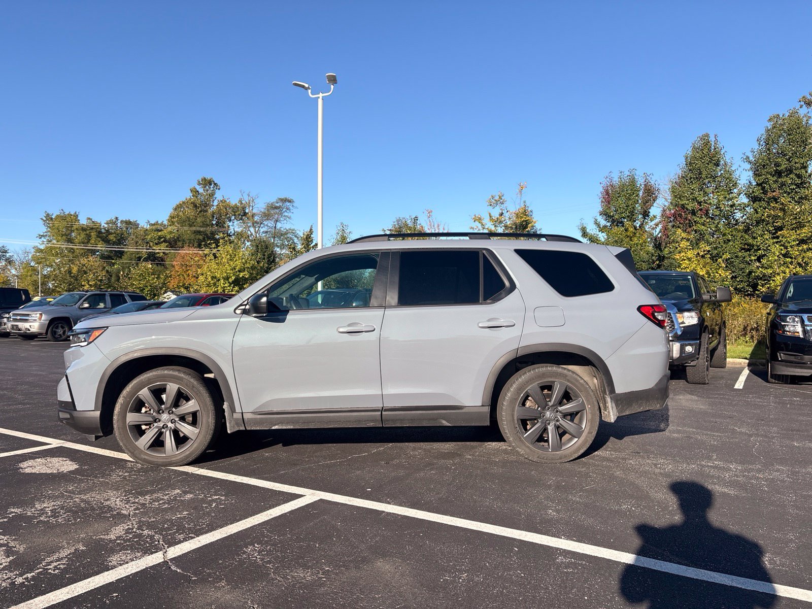 Used 2025 Honda Pilot Sport image 3
