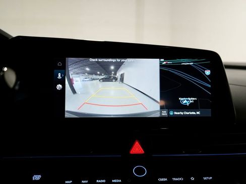 Used 2025 Hyundai Elantra SEL image 5