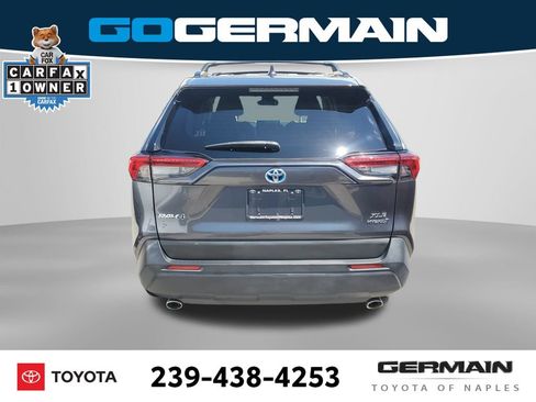 Used 2022 Toyota RAV4 XLE Premium AWD/4WD image 10