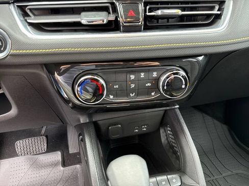 Used 2025 Chevrolet TrailBlazer ACTIV w/ Driver Confidence Package FWD image 19