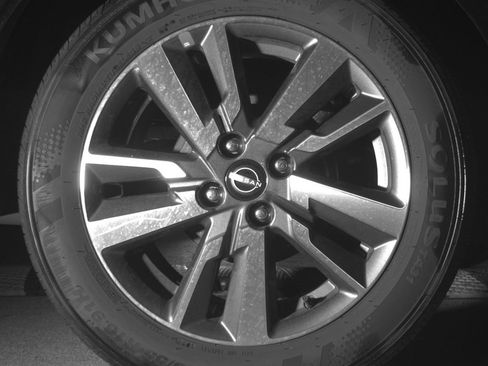 Used 2025 Nissan Versa SV FWD image 15