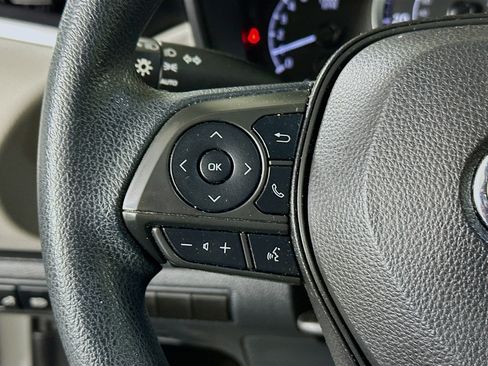 Used 2022 Toyota Corolla LE FWD image 16
