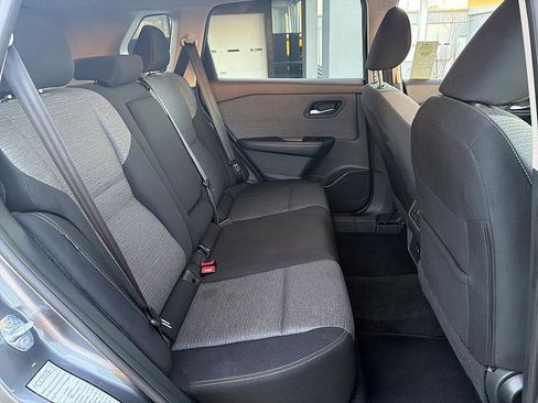 Used 2023 Nissan Rogue SV image 21