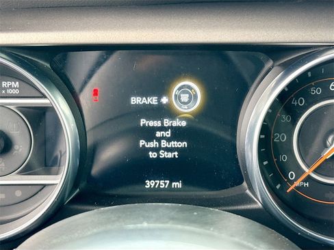 Used 2021 Jeep Gladiator Sport image 13