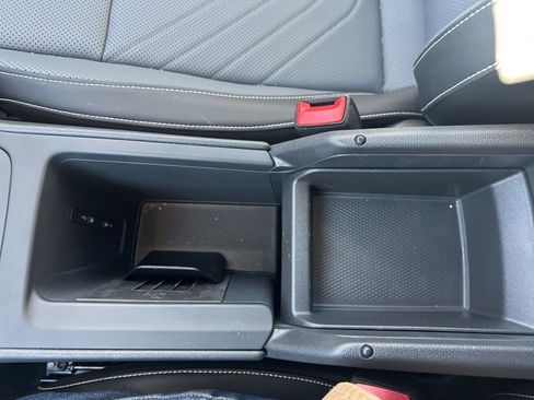 Certified 2025 Volkswagen Tiguan SE image 28