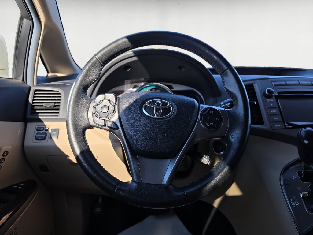 Used 2015 Toyota Venza XLE AWD/4WD image 13