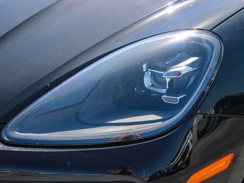 Used 2021 Porsche Cayenne Base image 5