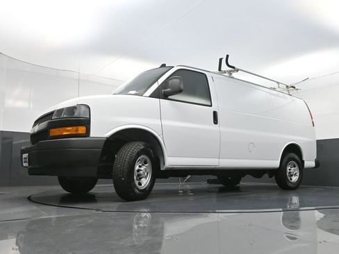 Used 2022 Chevrolet Express 2500 w/ Driver Convenience Package RWD image 21