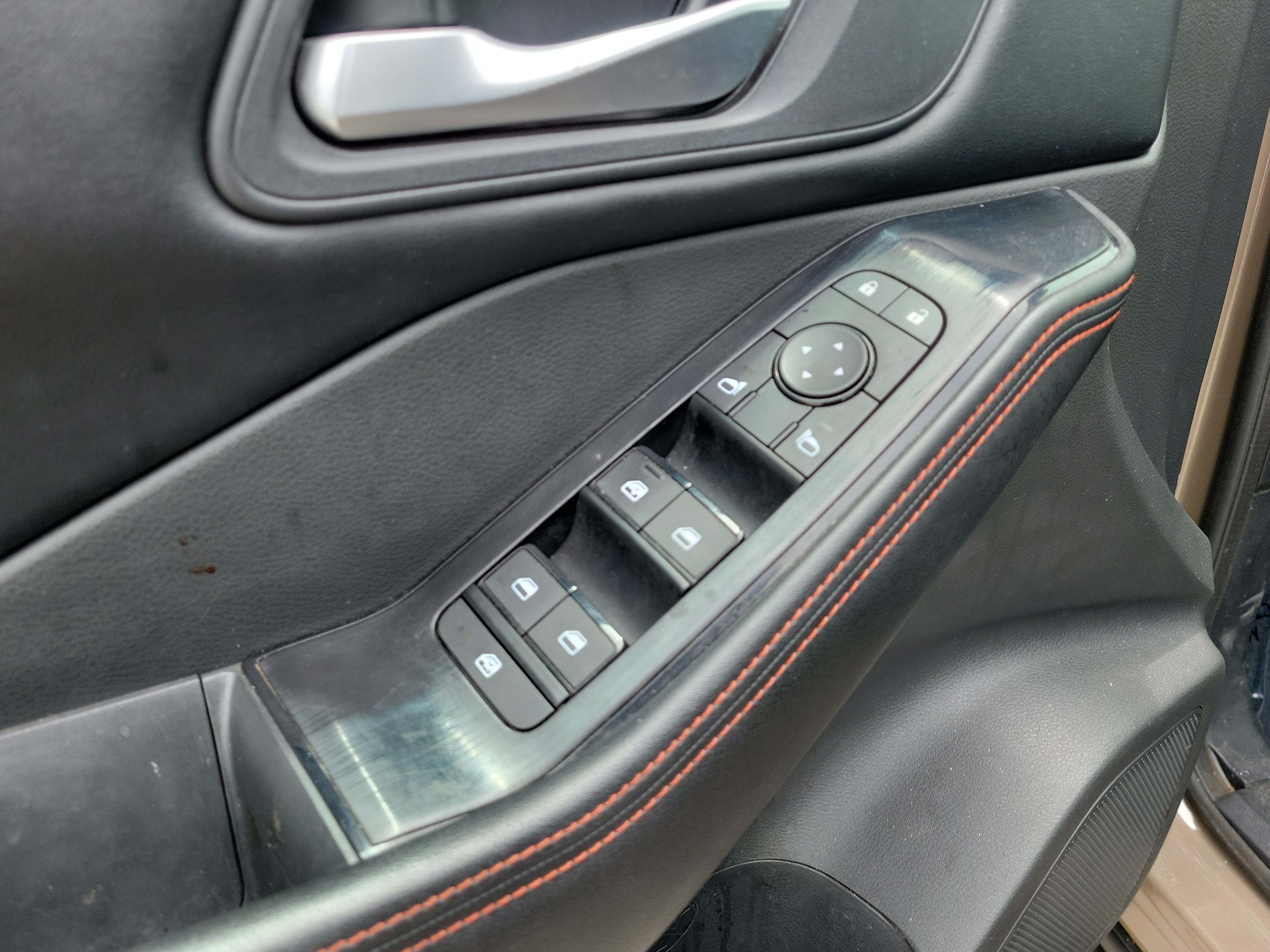Certified 2025 Nissan Rogue SV AWD/4WD image 16
