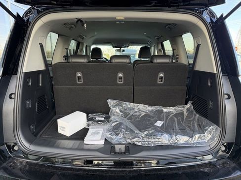 New 2026 Nissan Armada SV image 14