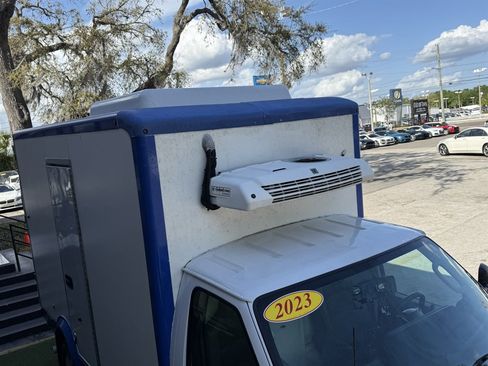 Used 2023 Ford E-350 and Econoline 350 Super Duty w/ Power Windows & Locks Group image 15