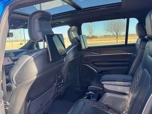 Used 2023 Jeep Grand Cherokee L Summit w/ Advanced Protech Group IV image 32